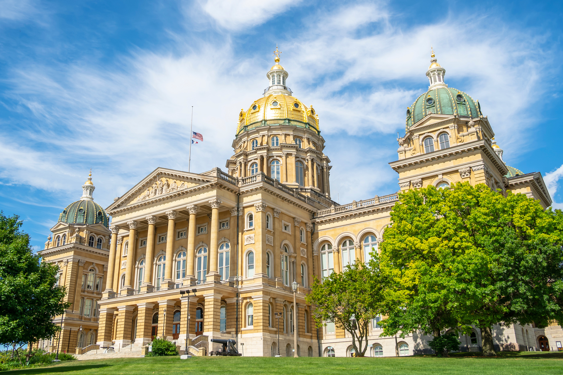 View of Iowa's state capitol.  Learn about incentives, industries, and key drivers of the state's economy.