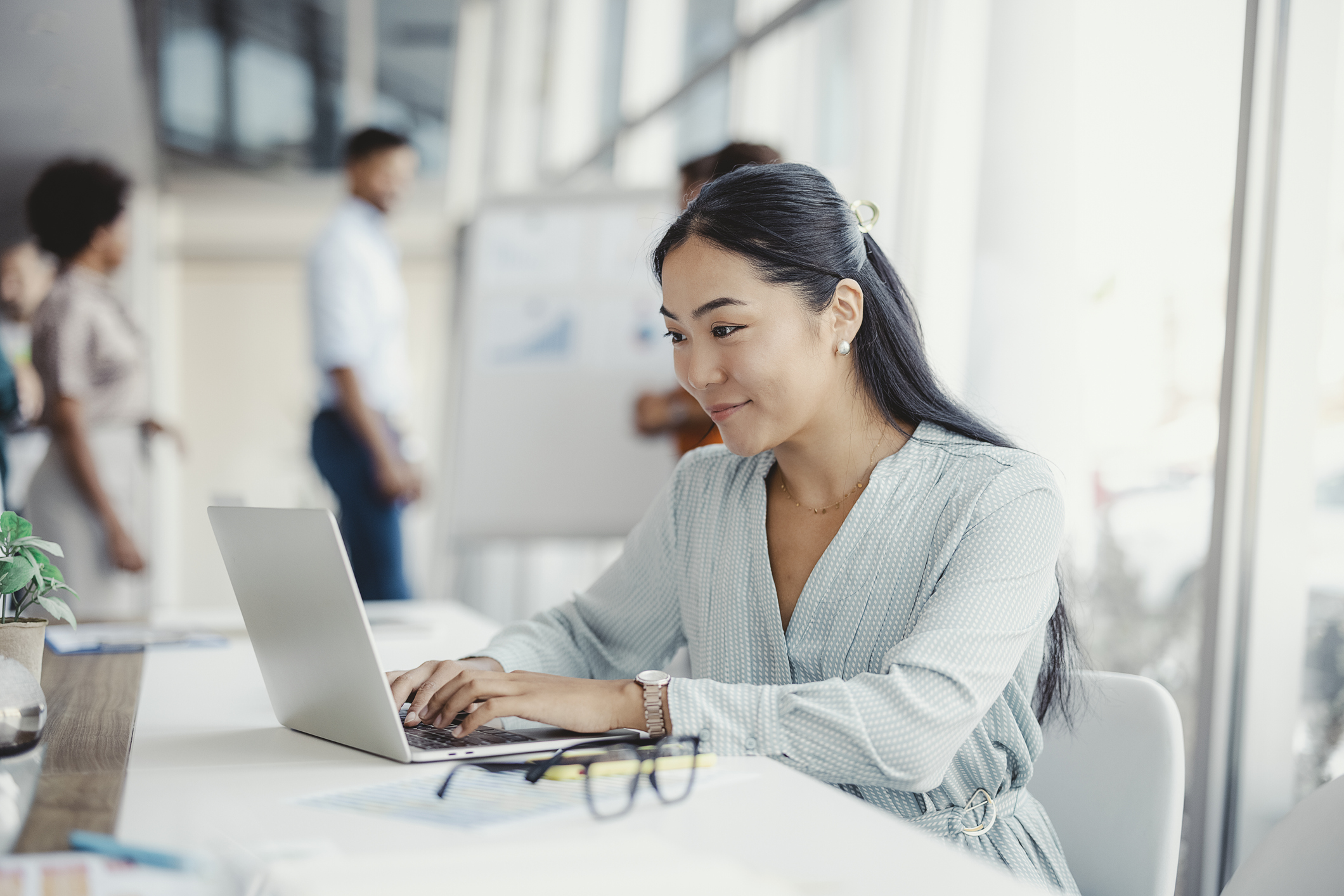 woman working on laptop