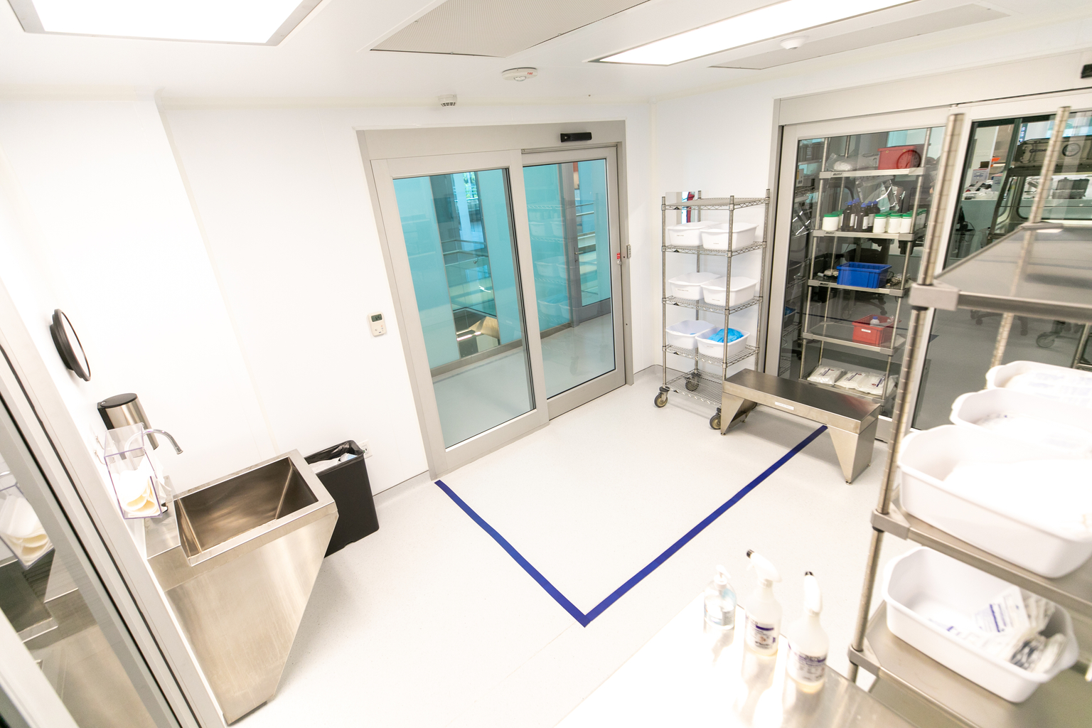 Pharmaceutical cleanroom