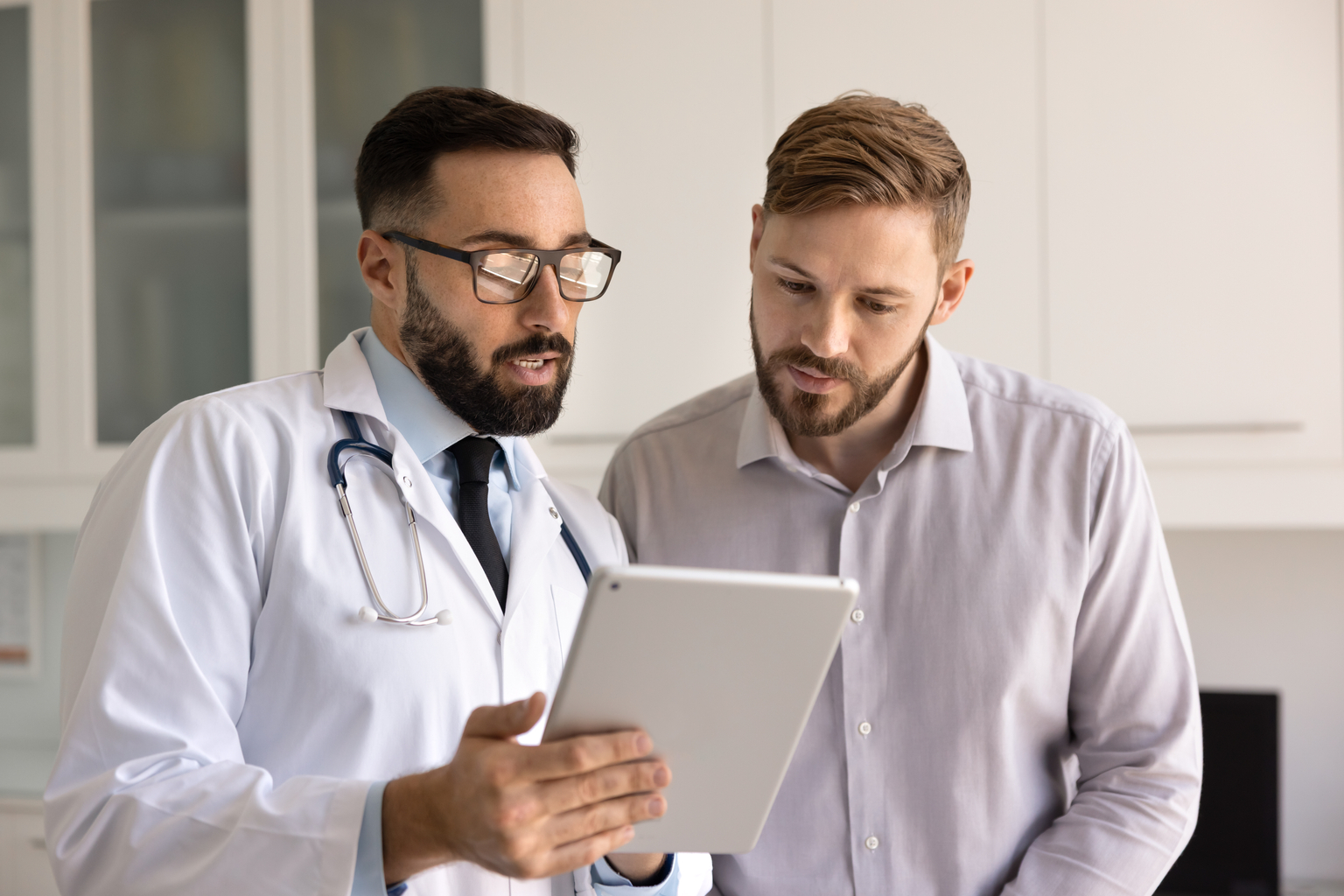 Streamline point-of-care workflows and strengthen patient relationships using UpToDate Expert AI