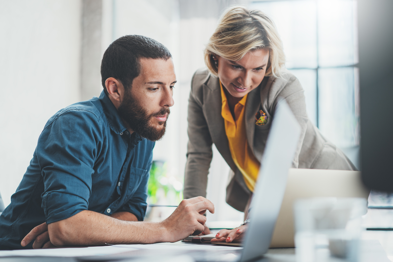 5 conseils pour améliorer la collaboration entre le service juridique et les autres départements de l’entreprise