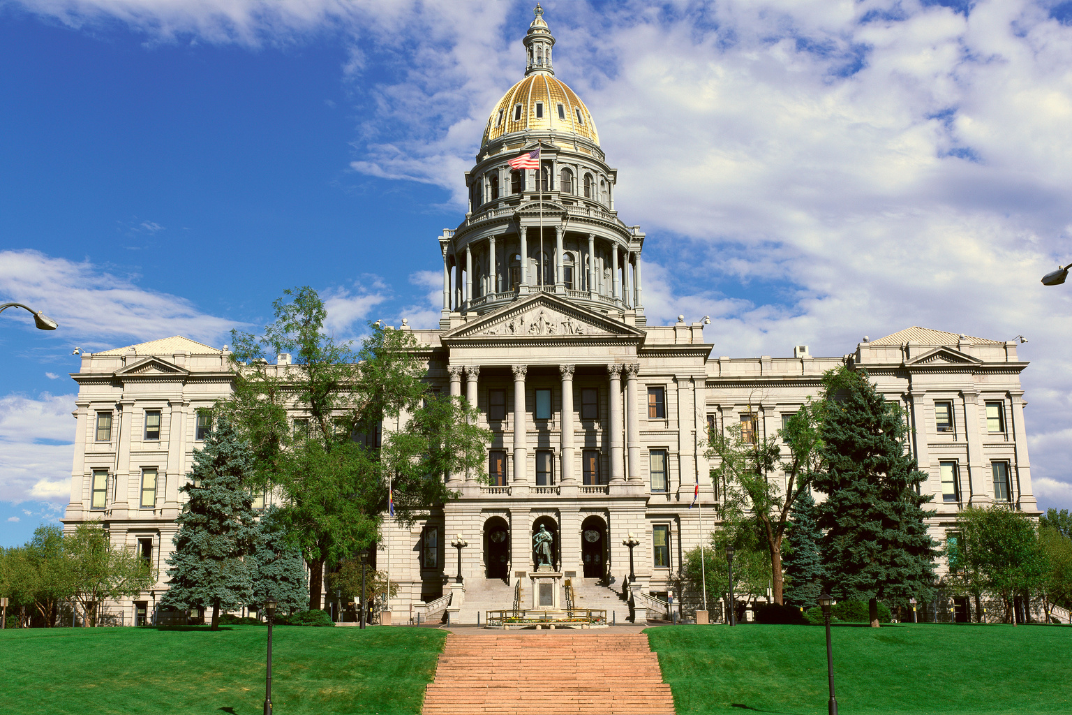 View of Colorado's state capitol.  Learn about incentives, industries, and key drivers of the state's economy.