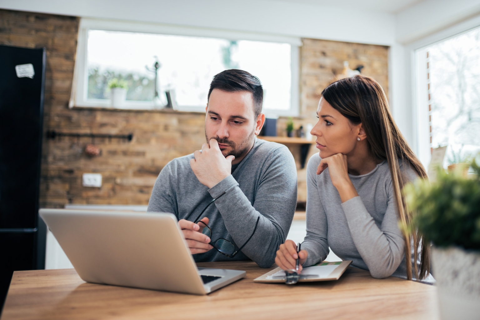 Canva-people-watching-screen-computer