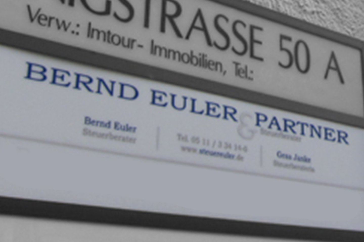 Kanzleischild der Bernd Euler & Partner Steuerberatung in Hannover