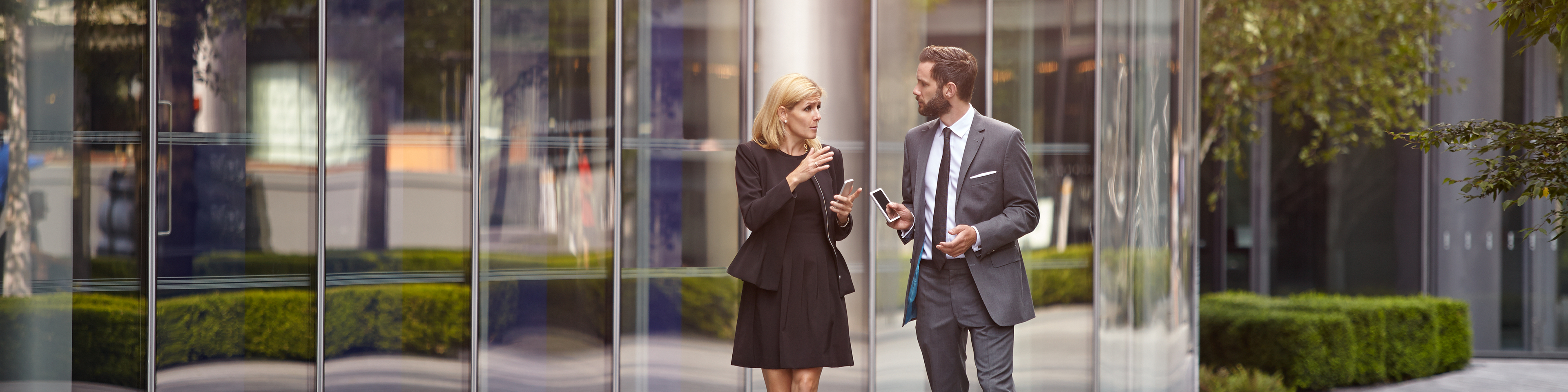 Discussion with a  female boss