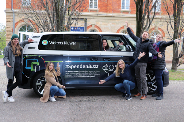 Spendenbuzz-Team VW ID Buzz Wolters Kluwer