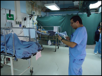 Resident at Roosevelt Hospital in Guatemala using Washington Manual