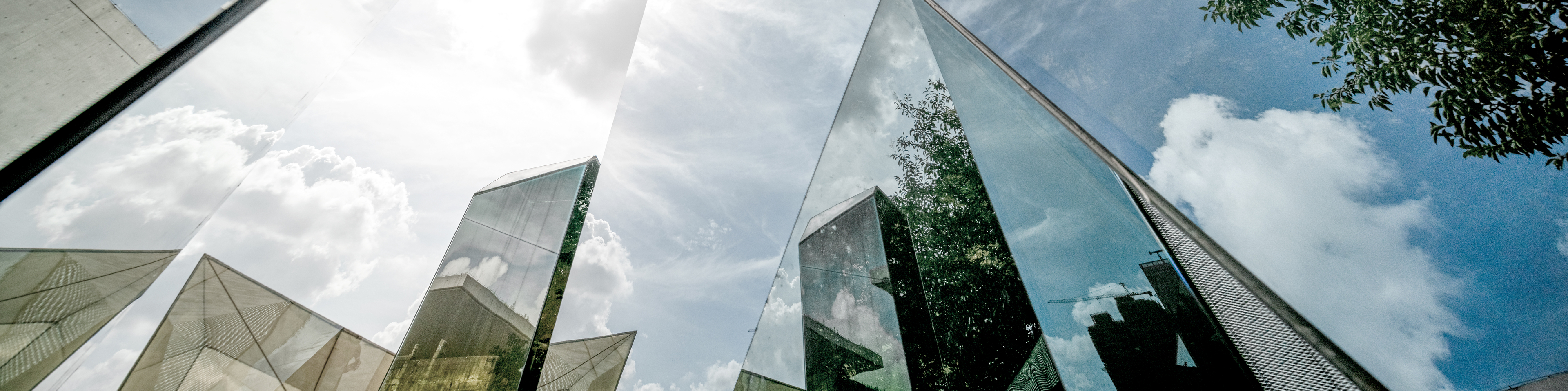 Urban landscape reflected by polyhedral glass