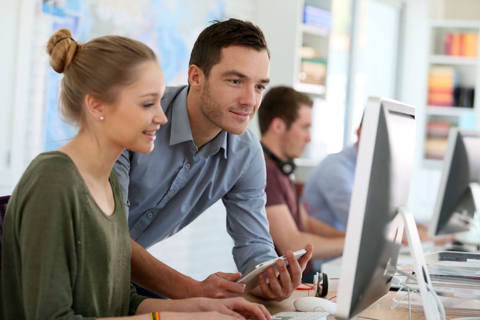 Jongeren op school werken met Twinfield Boekhouden op school