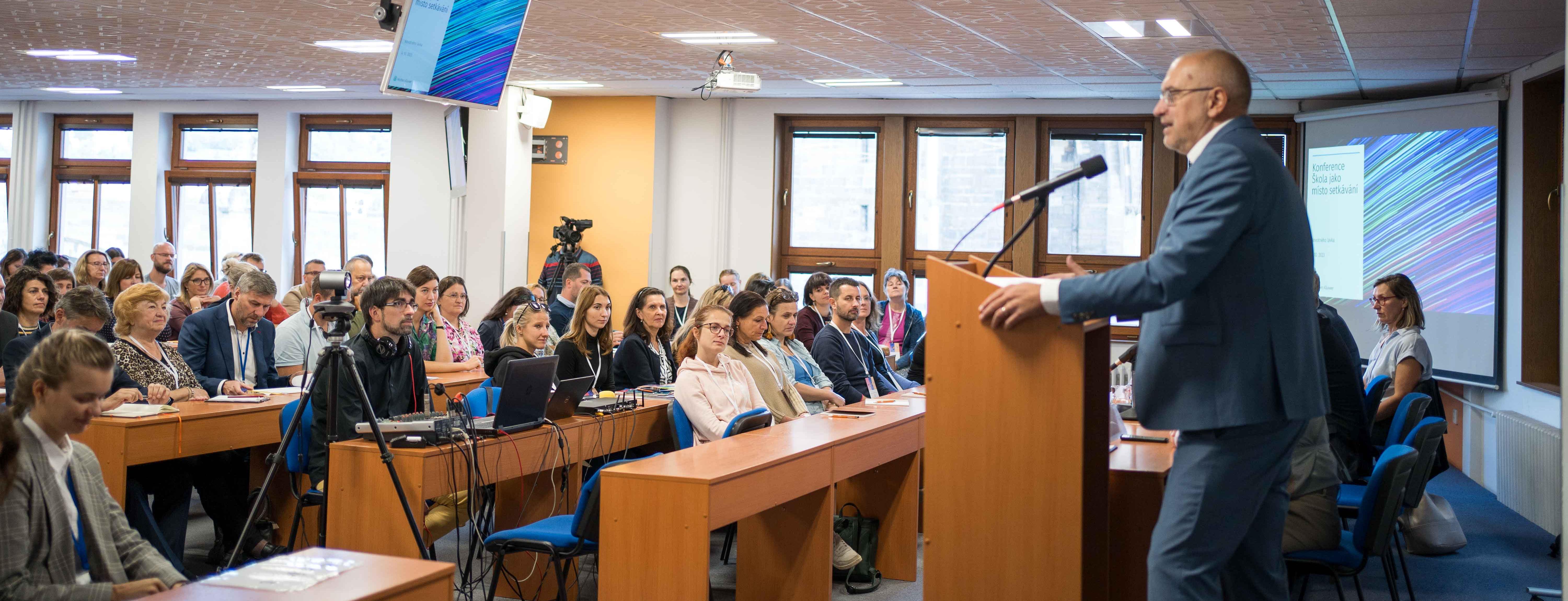 Odborníci na vzdělávání, aktuální témata, ministr školství a diskuse