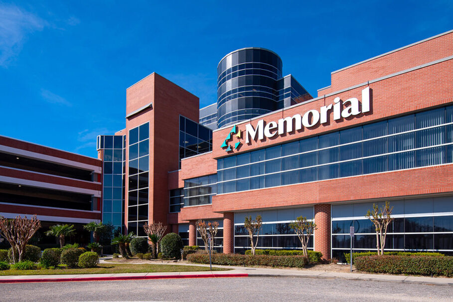 Building front of Memorial Hospital of Gulfport