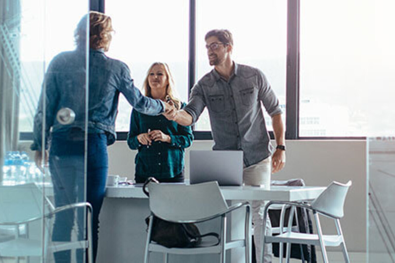 imagen post contrato por obra y servicio